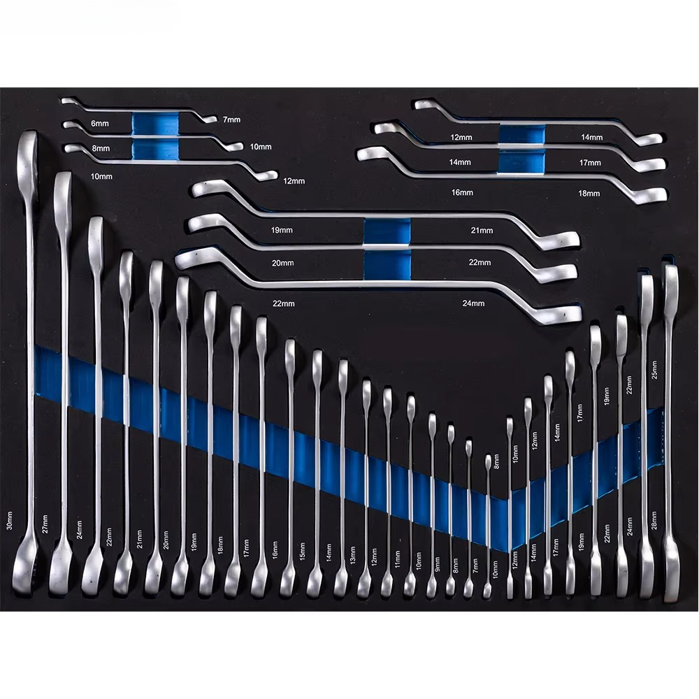 Workshop Tools In Ship - Werkzeugsets für die Garage, Werkstatt-Werkzeugset im